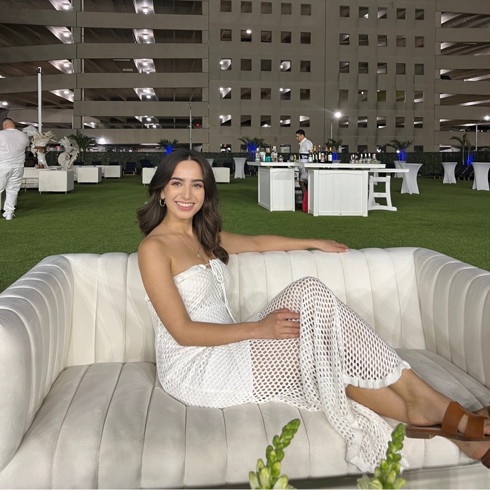 Meet your Posher, Sabina